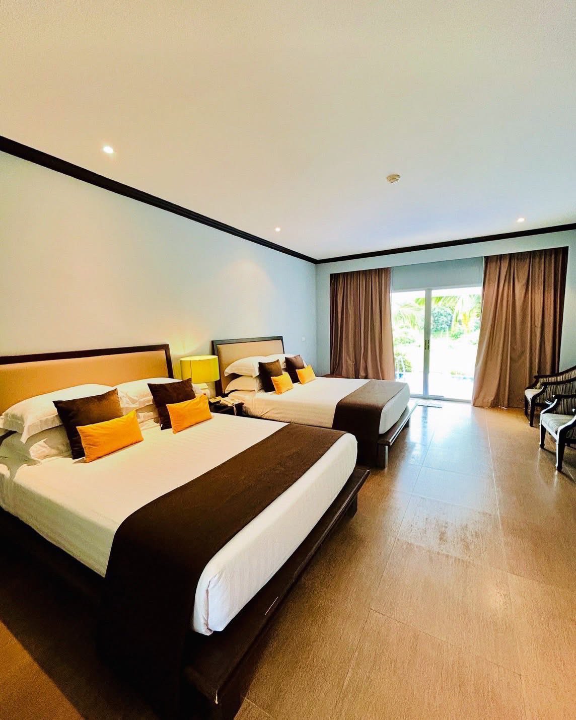 Pool Superior Room